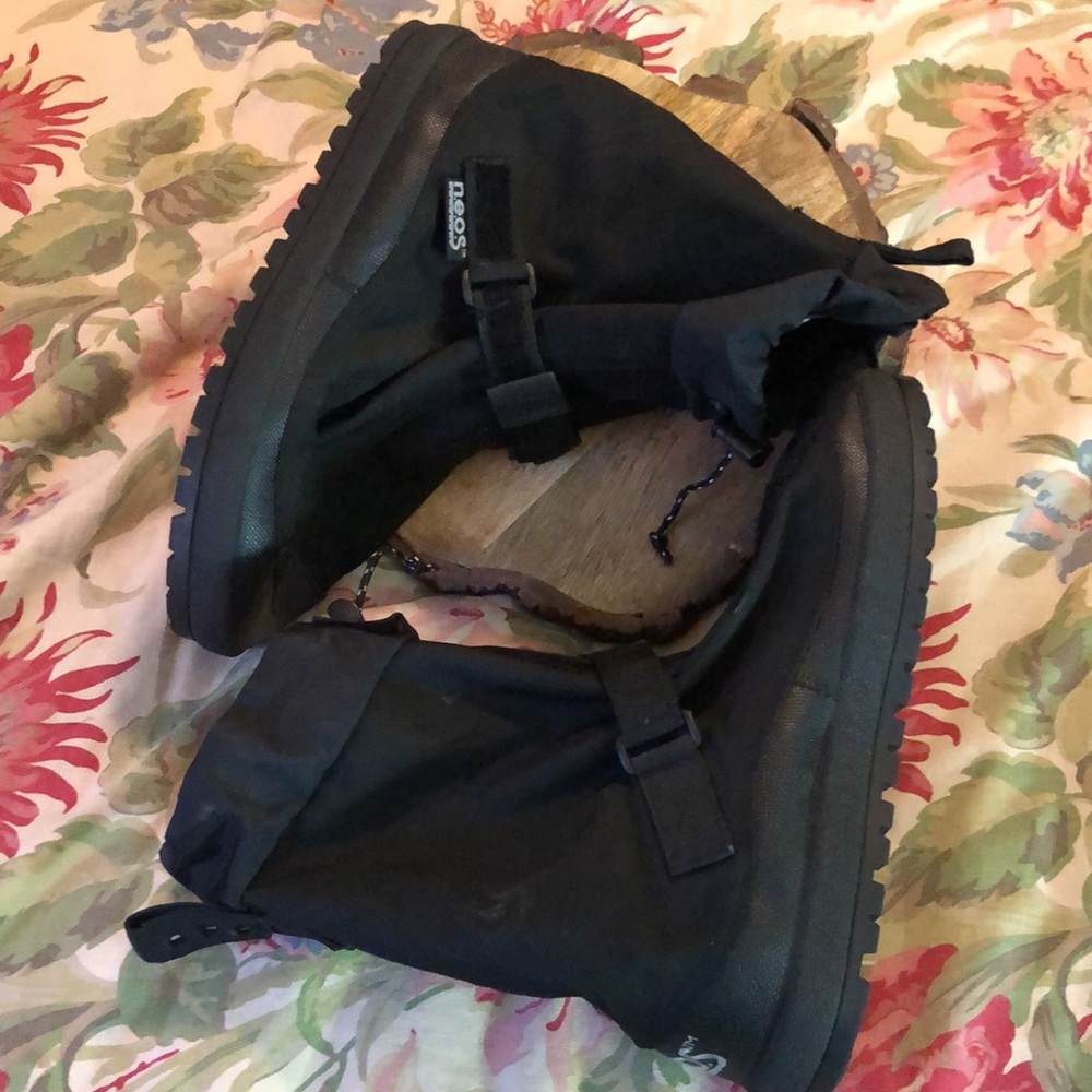 NEOS Traveller Size LARGE (11A) Overshoe Snowboot SlipOn NylonVelcro Waterproof